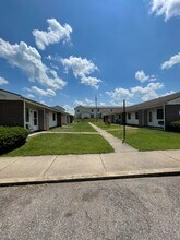 Building Photo - 130 N Bridge St