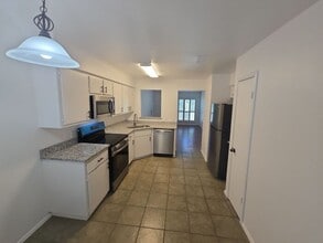 Building Photo - 1104 Columbia Ave