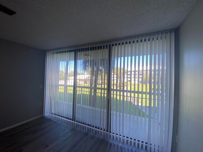 Foto del edificio - 2601 Village Blvd