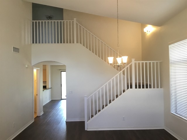 Building Photo - 2522 W Red Fox Rd