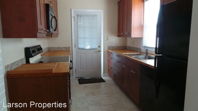 Building Photo - 3 br, 1 bath House - 624 N. Charles Street