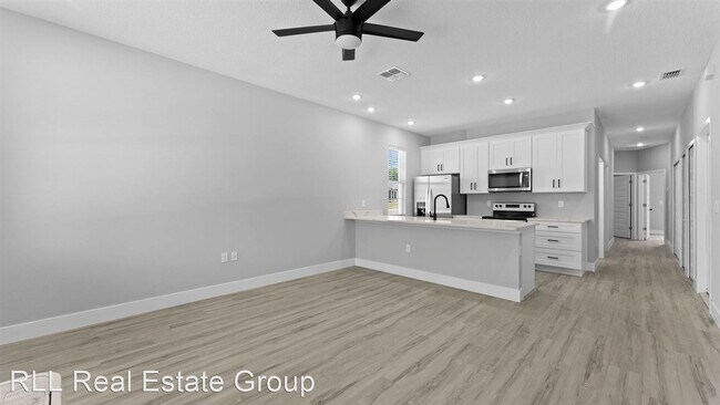 Building Photo - 3 br, 2 bath House - 4345 Barna Avenue