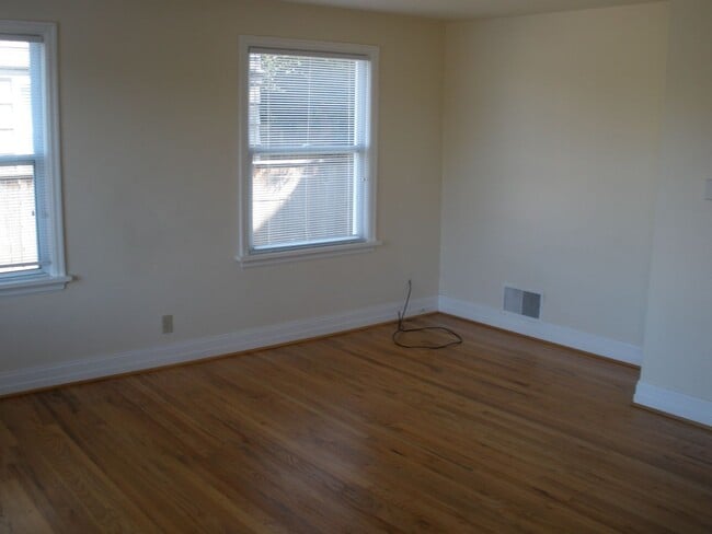Building Photo - Magnolia Townhouse