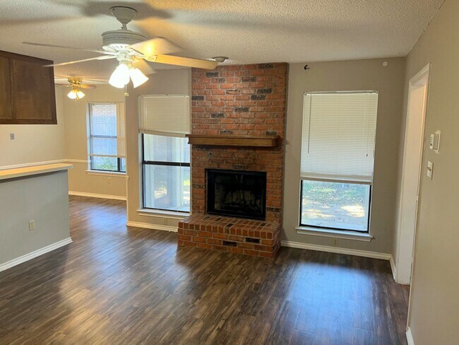 Building Photo - 2317 Kingsford Court, Arlington
