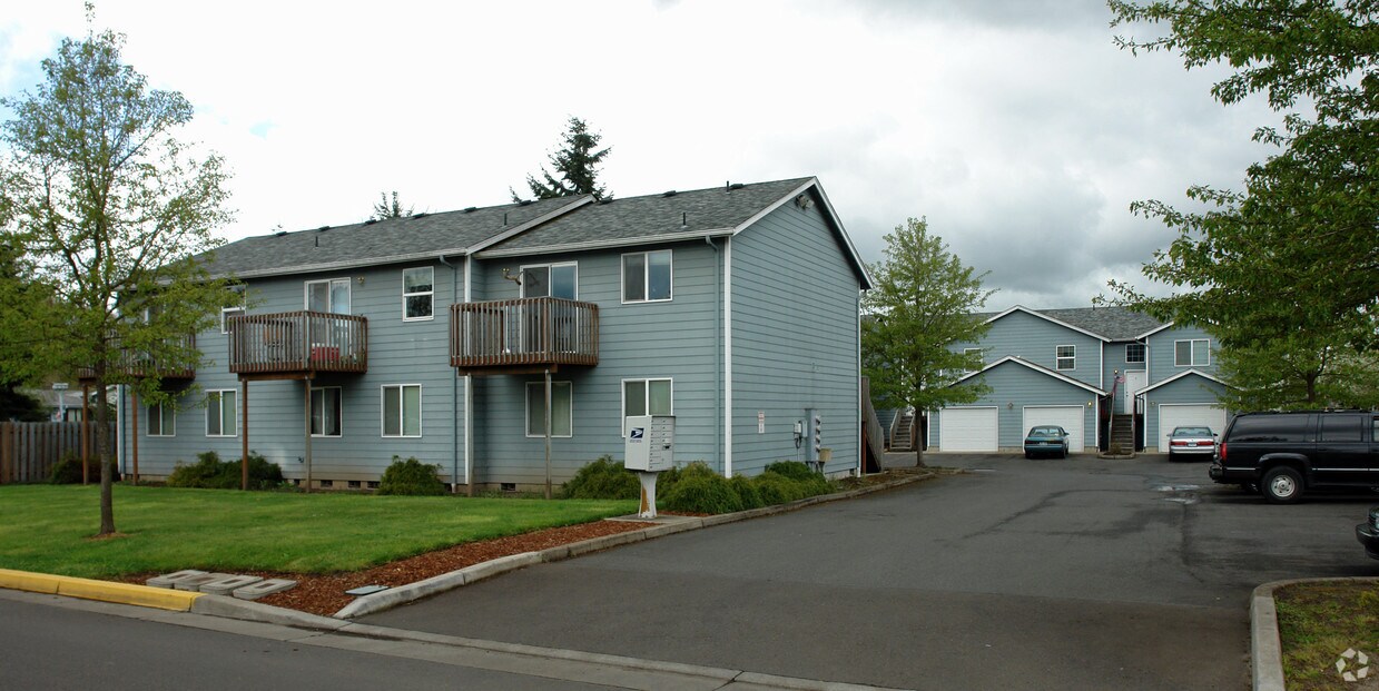 2020 S 7th St, Lebanon, OR 97355 Apartments in Lebanon, OR