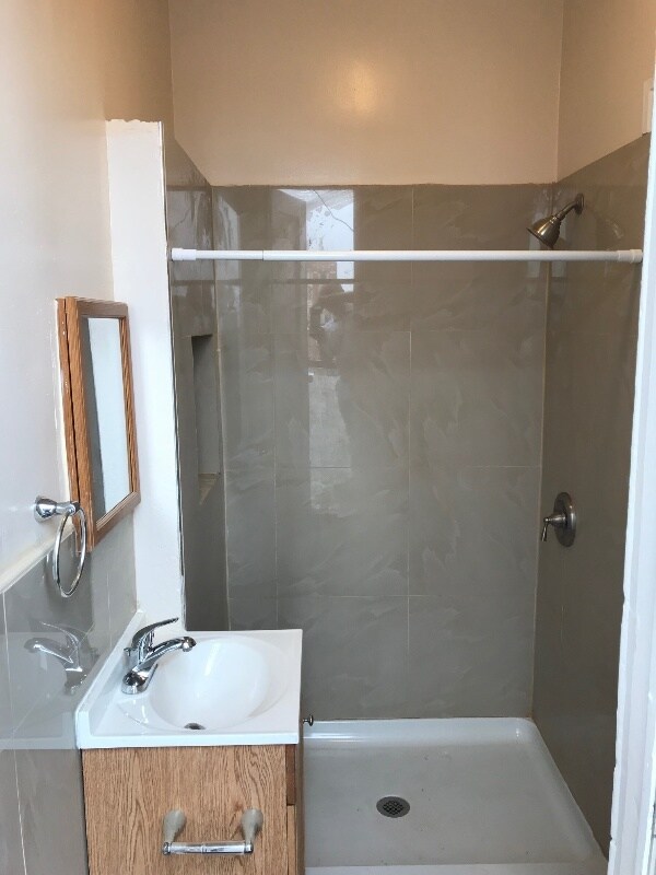 837 Washington St Unit 3, Reading, PA 19601 Room for Rent in Reading