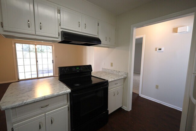Building Photo - 3008 Will Dr