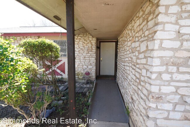 Building Photo - 4 br, 2 bath House - 6618 Spring Brook