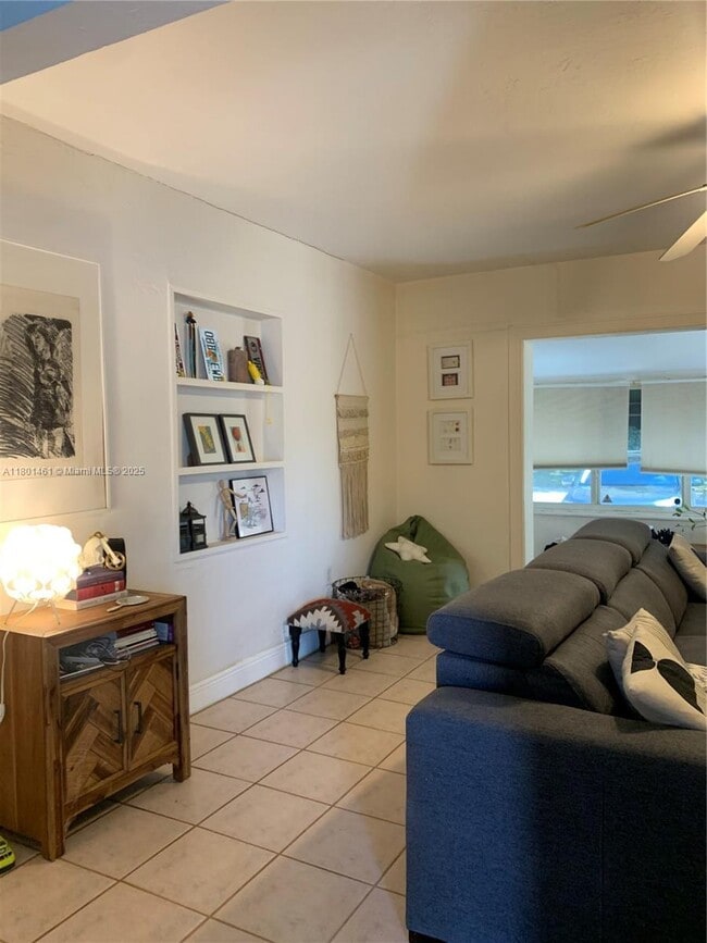 Foto del edificio - 4330 SW 11th St