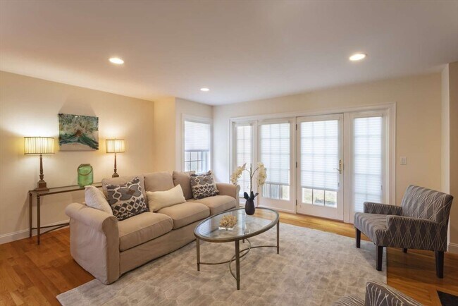 Building Photo - 1077 Boylston St
