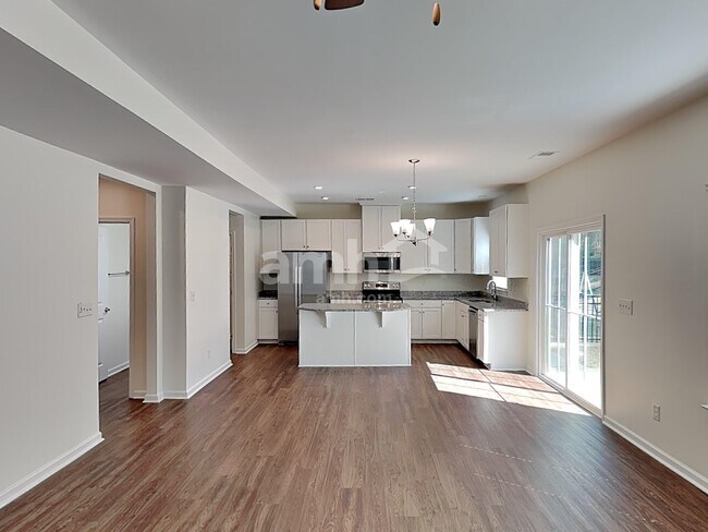 Foto del edificio - 5034 Twin River Dr