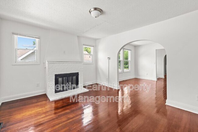 Foto del edificio - 8215 Rugby Ave