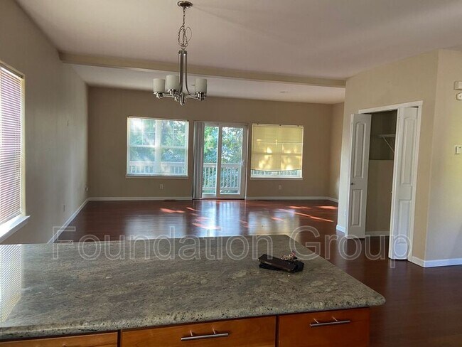 Foto del edificio - 150 S 152nd St