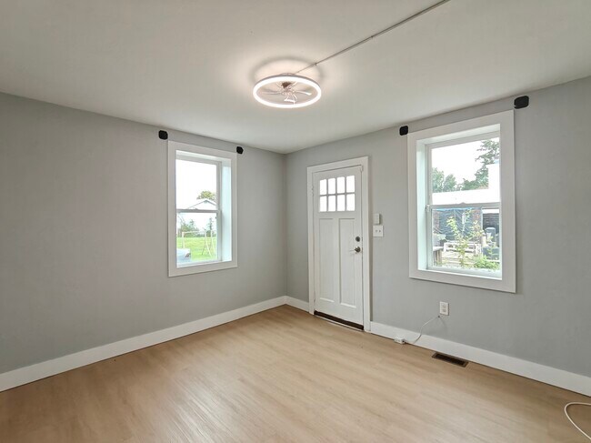 Foto del edificio - 51 Lakeview Ave