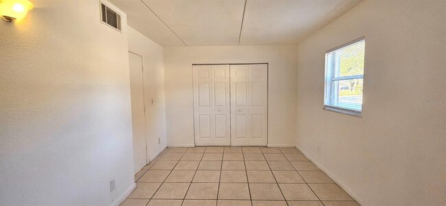 Building Photo - 302 Spg Gdn Ave S