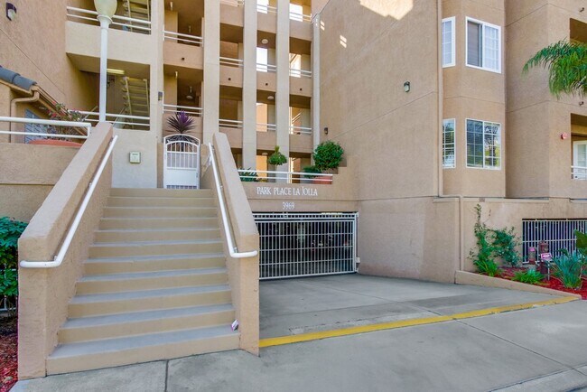 Foto del edificio - 3969 Mahaila Ave