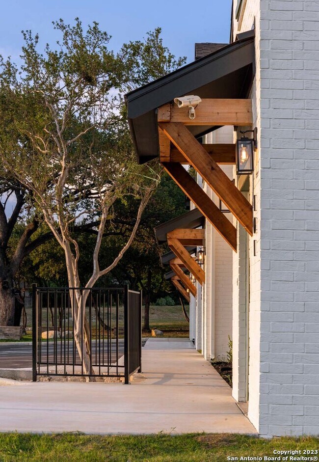 Foto del edificio - 5927 Prue Rd