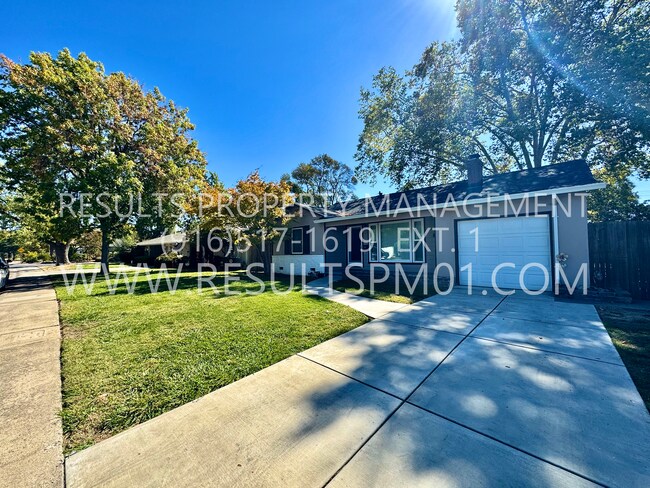 Building Photo - Pet Friendly 2-Bedroom Gem in Hollywood Pa...