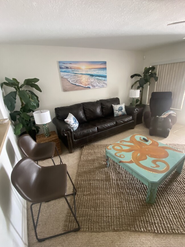 Foto del edificio - 2131 N Pinecone Ave