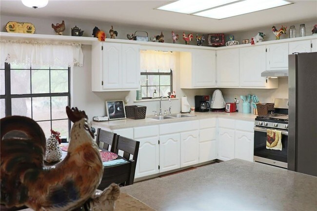 Foto del edificio - 921 Owl Hollow Rd