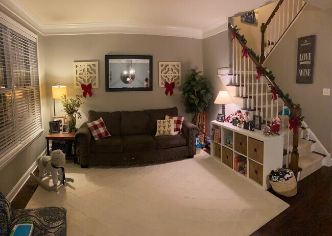 Building Photo - 6117 Valley Forge Dr