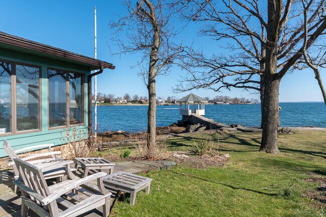 Building Photo - 5 Nash Island