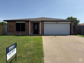 Building Photo - 2703 Casey Dr