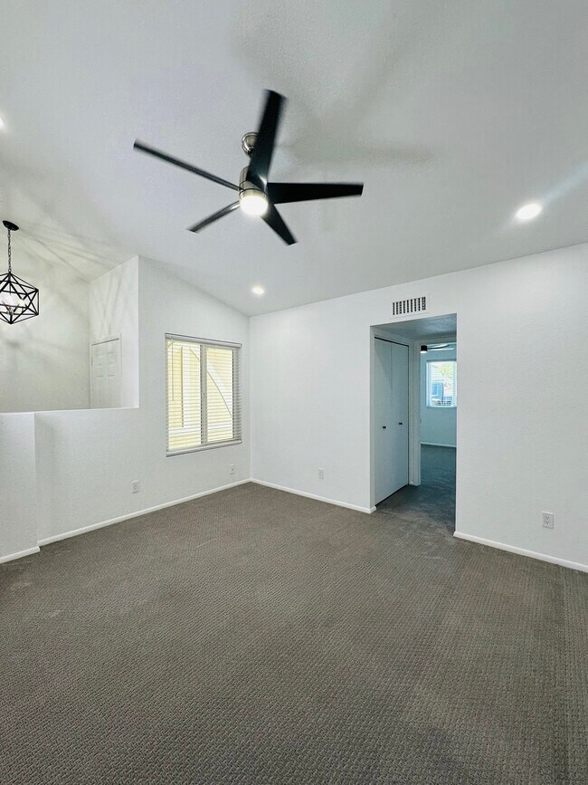 Foto del edificio - 6335 E Brown Rd