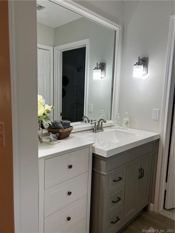 Foto del edificio - 1421 Old Pond Ln