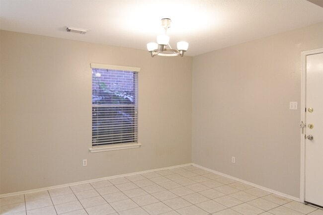 Building Photo - 8230 Golf Green Cir