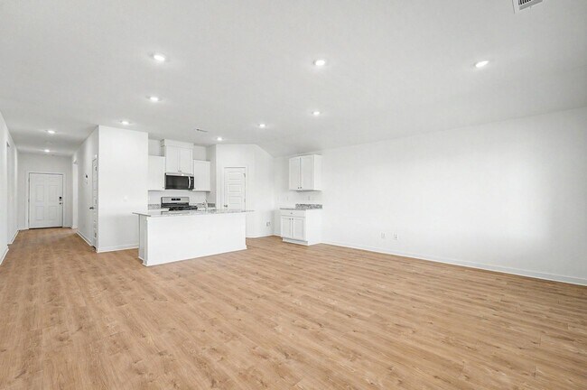 Building Photo - 3101 Laredo Ln