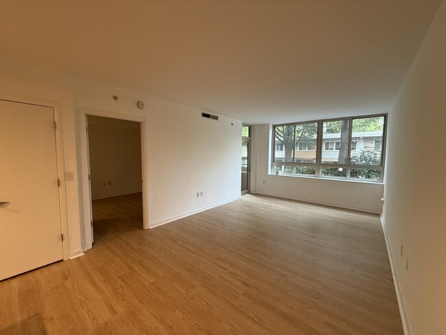 Building Photo - 350 G St SW