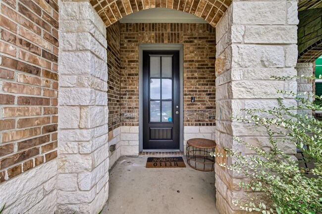 Building Photo - 17027 Bainham Forest Trl
