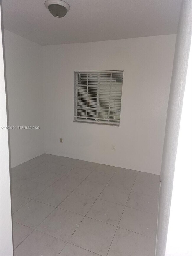 Foto del edificio - 6972 NW 179th St
