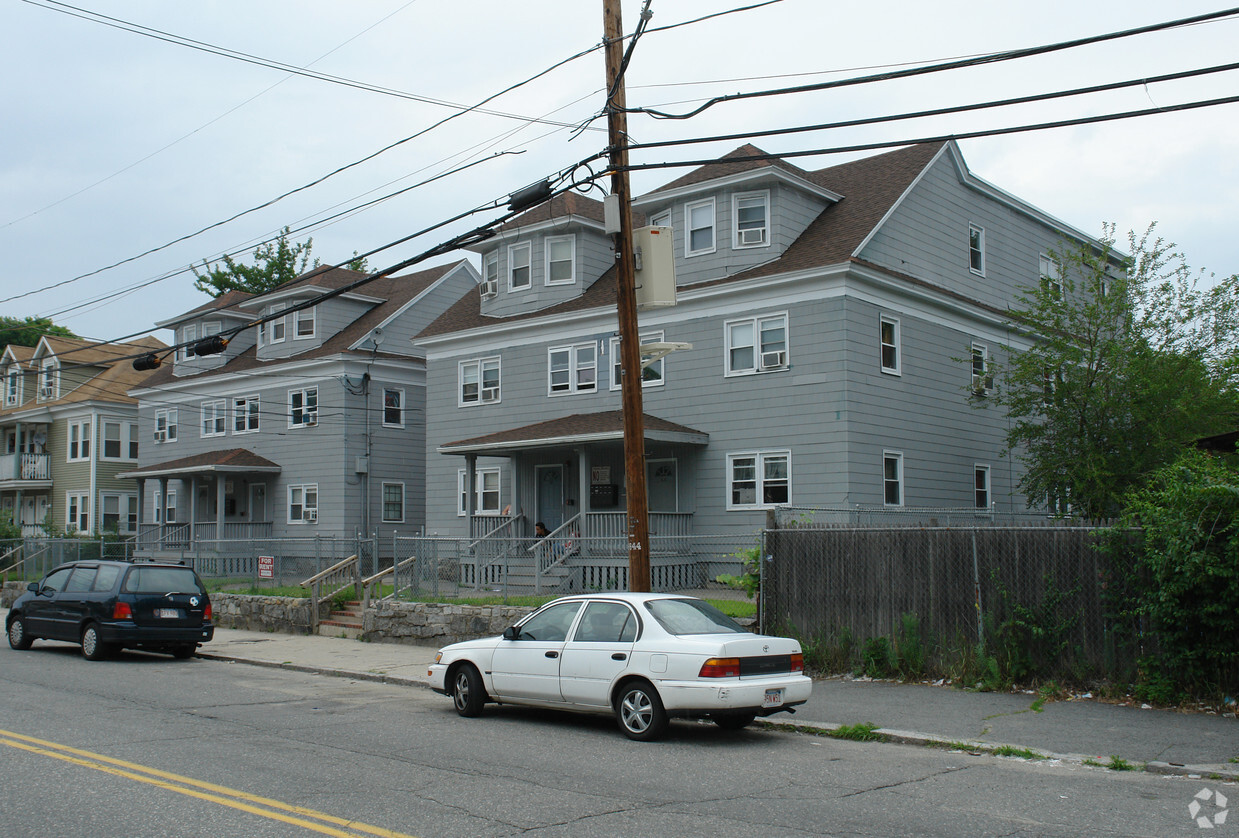 Building Photo - 94-100 Osgood St