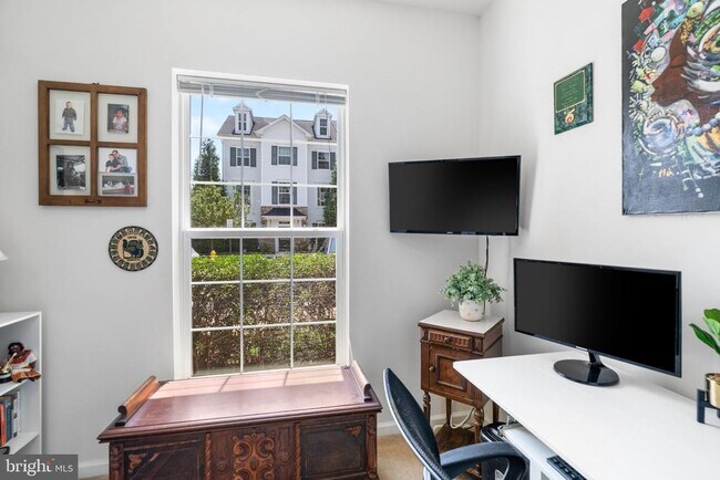 Foto del edificio - 7410 Riding Meadow Way