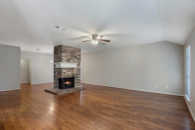 Foto del edificio - 98 S Village Knoll Cir