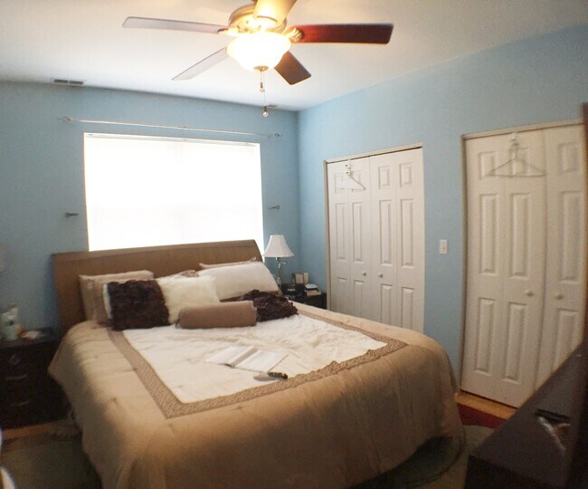 Foto del edificio - 2724 W Warren Blvd