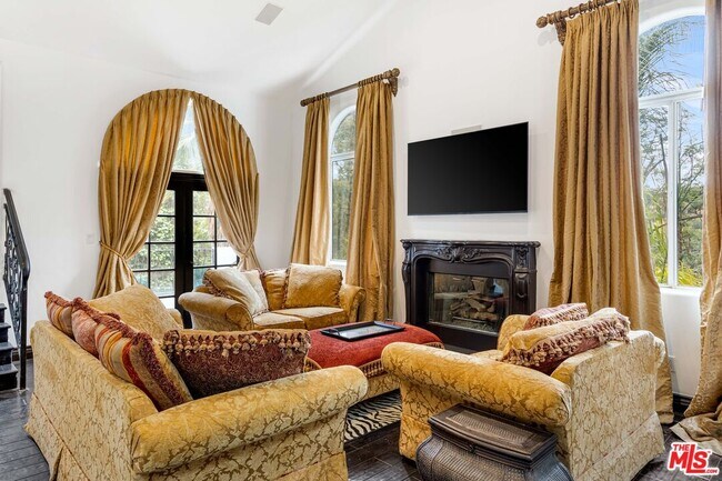 Foto del edificio - 3030 Passmore Dr