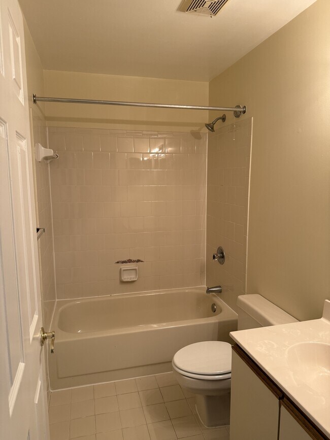 Foto del edificio - 3506 Back Pointe Ct