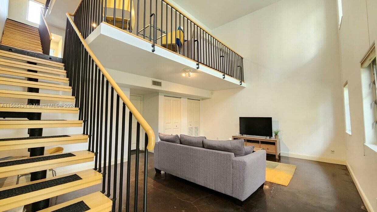 Foto principal - 824 SW 4th Ave