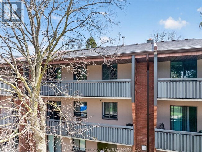 Photo du bâtiment - 202 Campus Pkwy
