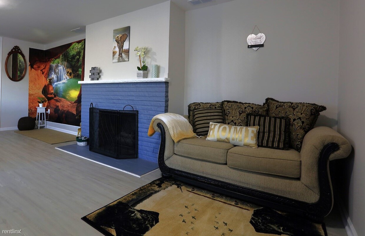 Primary Photo - 3 br, 1.5 bath House - 413 North Hewitt Ro...