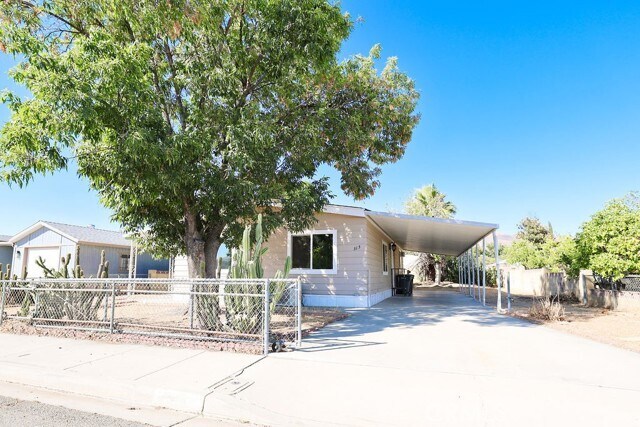 Building Photo - 315 N Palomar Ave