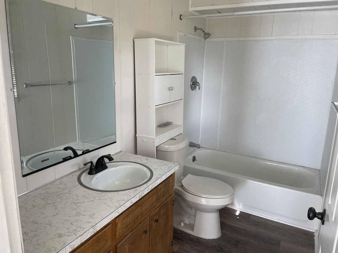 Foto del edificio - 1827 1st Ave NW