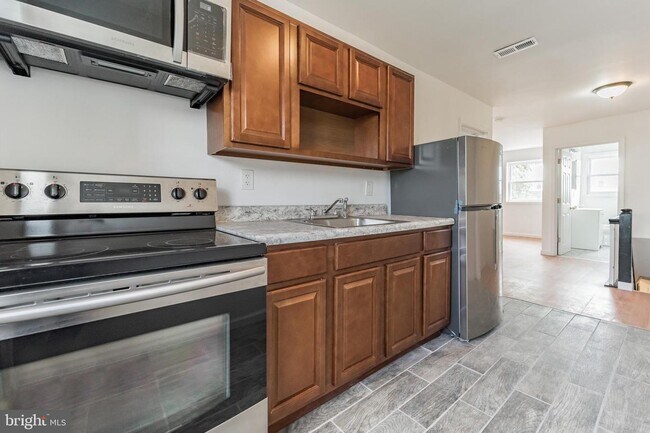 Building Photo - 1310 N Ellwood Ave