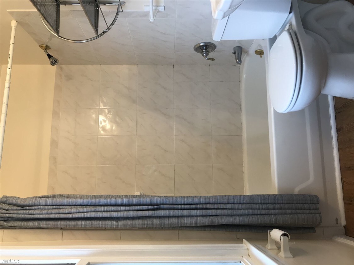 Primary Photo - 3 br, 1 bath House - 272 Highland Ave Apt 1