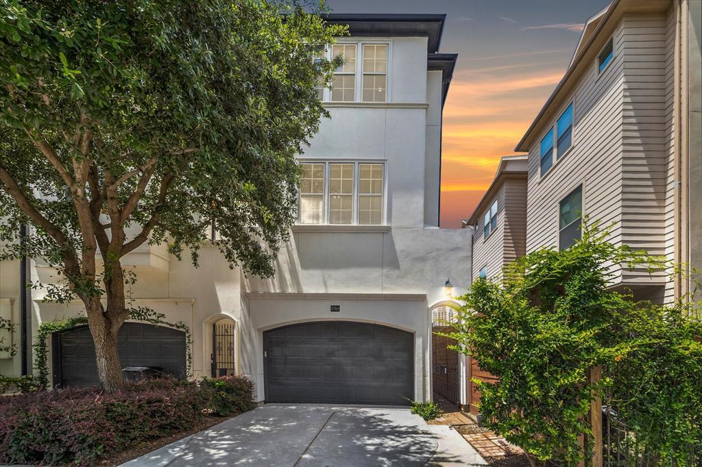 Foto principal - 5704 Petty St
