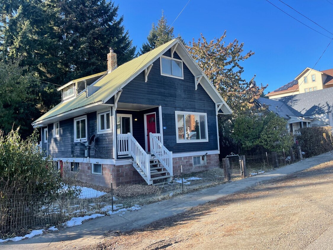 406 S 1st St, Roslyn, WA 98941 House Rental in Roslyn, WA