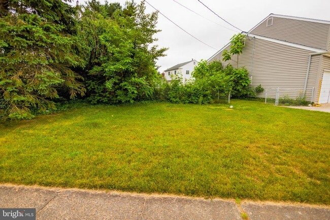 Foto del edificio - 300 MacClelland Ave